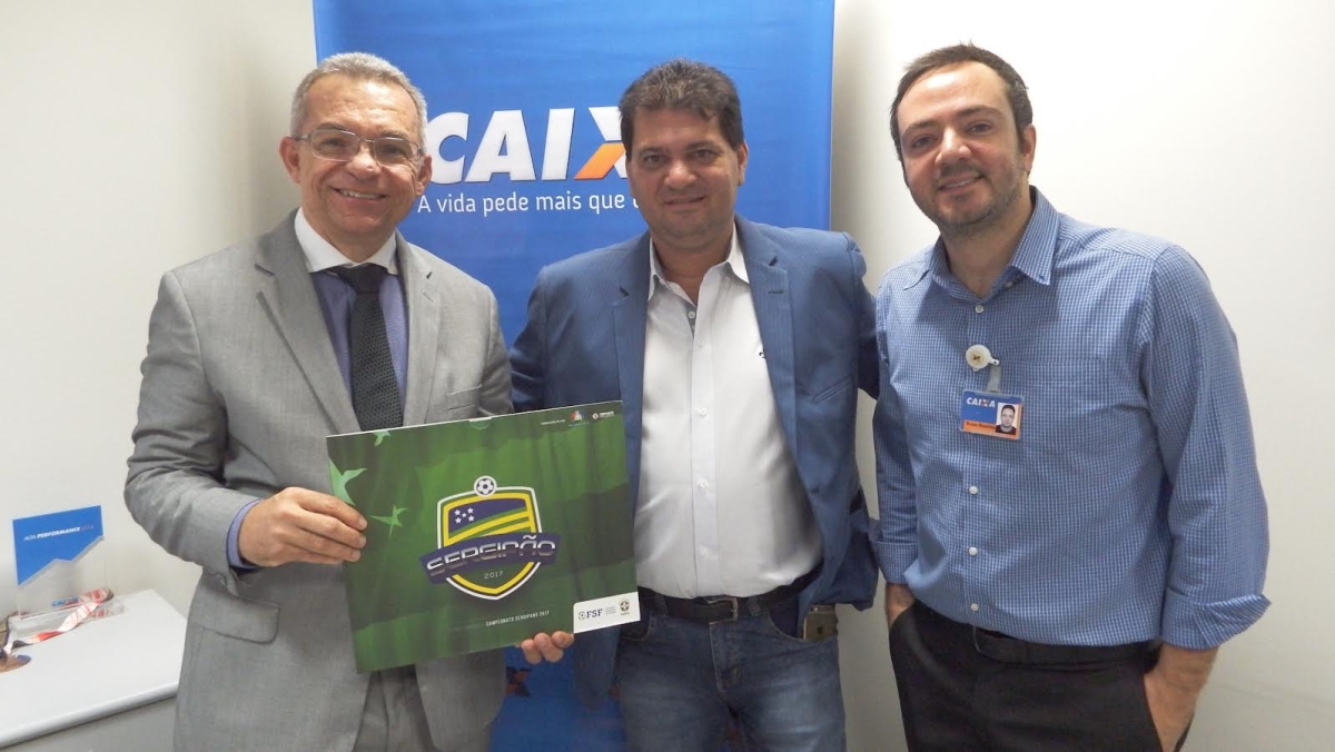 Presidente da FSF entrega à Caixa projeto de patrocínio (Imagem: Assessoria)