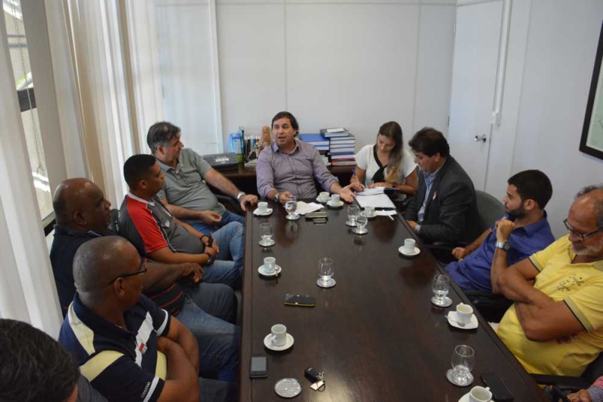 Secretário Antônio Hora se reúne com os dirigentes do futebol profissional (Imagem: Assessoria Setesp/Sergipe)