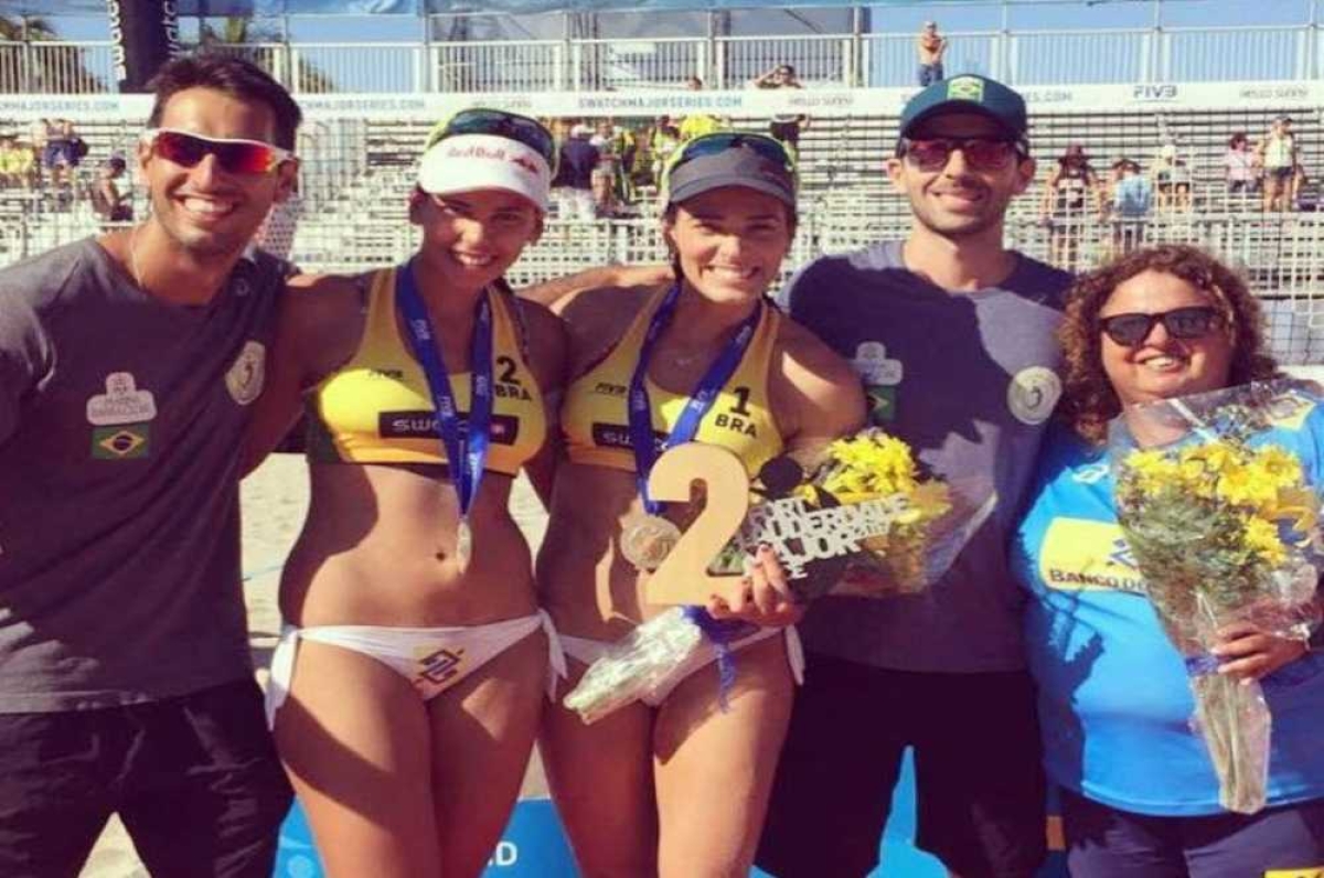 Duda e Ágatha ficam com o vice em mundial nos EUA (Foto: Divulgação)