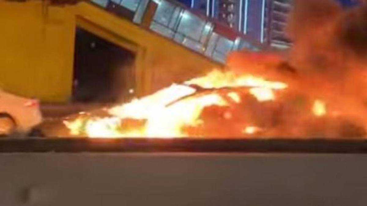 Carro da Tesla explode ao colidir com caminhão em modo Autopilot (Imagem: Reprodução de vídeo/ YouTube/ 
Thunderheart Reviews)