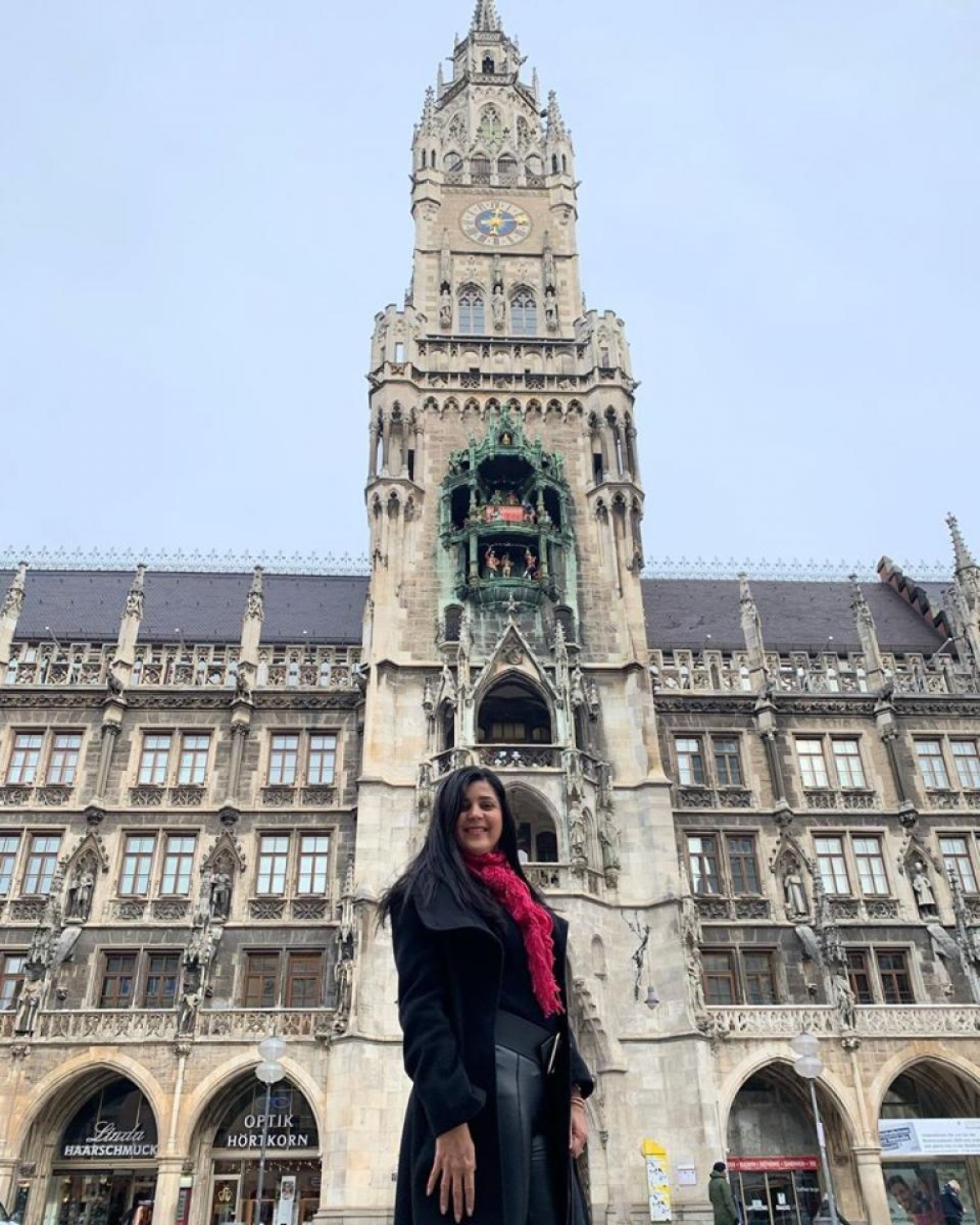 O grandioso Neues Rathaus onde funciona a câmara municipal da cidade (Foto: Carla Passos)