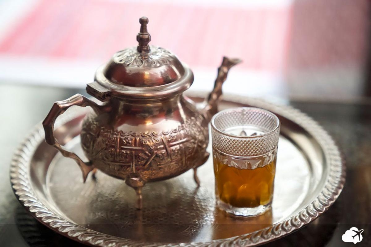 Chá de menta é sempre servido para receber (Foto: Carla Passos)