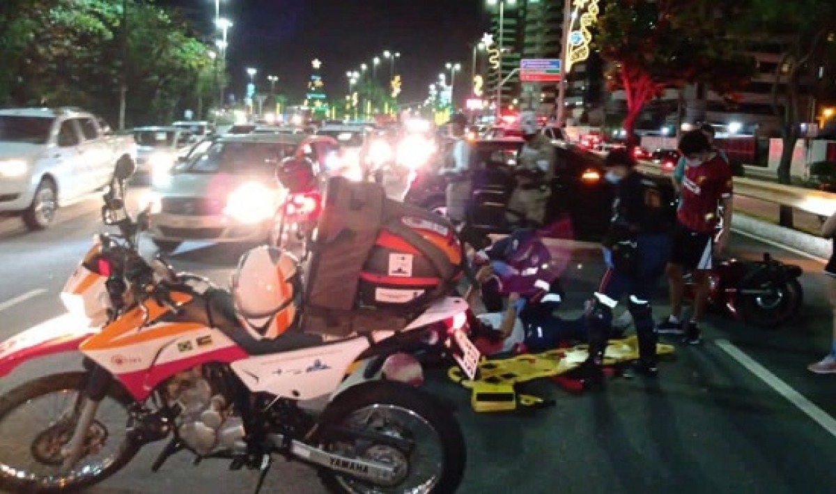 Acidente ocorreu na avenida Beira Mar (Foto: SMTT/ Aracaju)