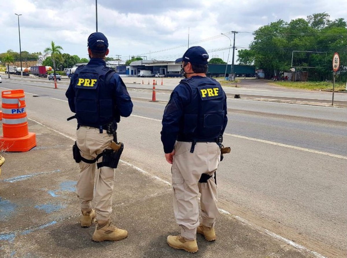 Ação onde PRF/SE escolta carroça envolvida em acidente repercute na Internet (Foto: PRF/SE)