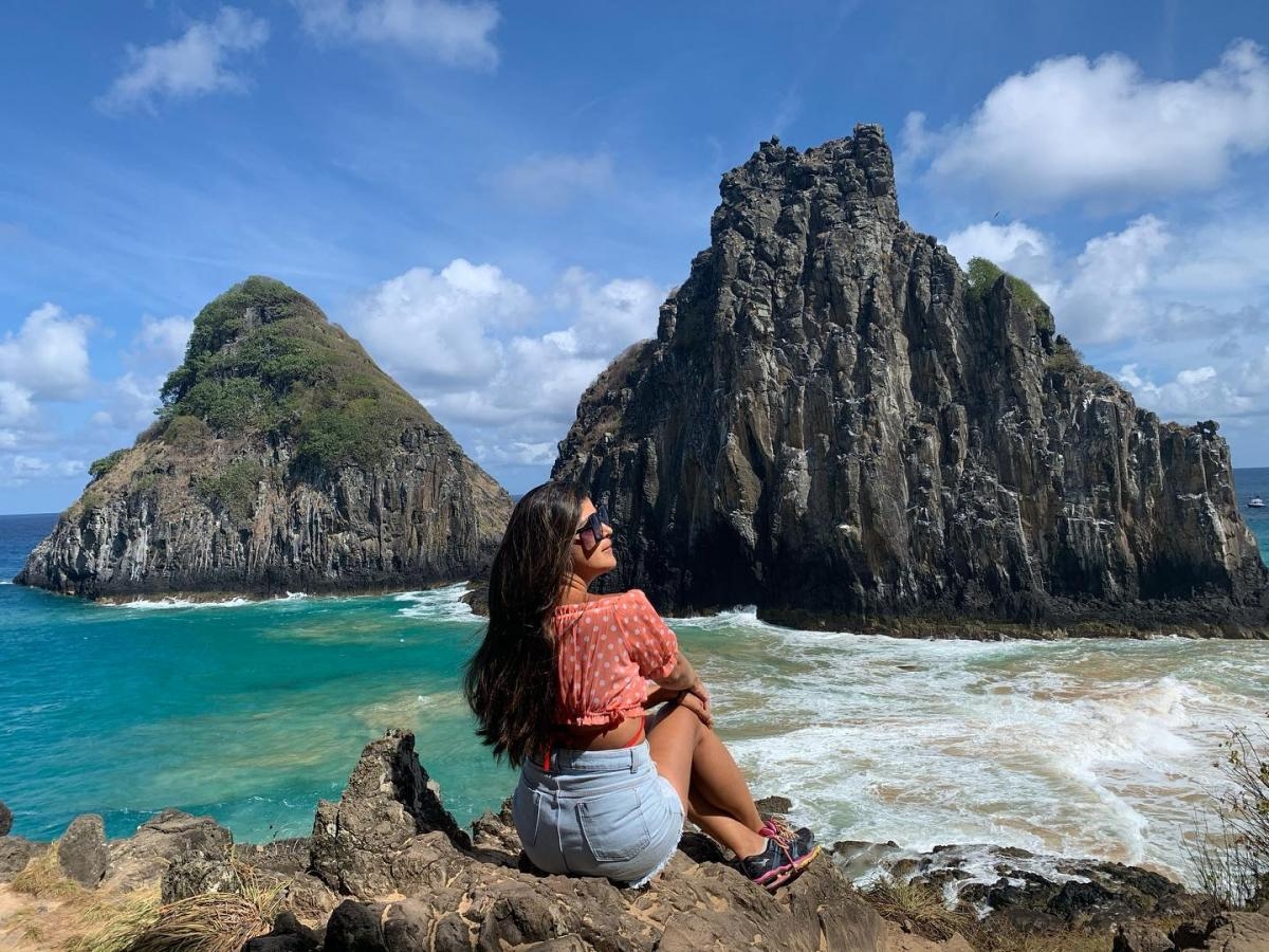 A Baía dos Porcos oferece a melhor vista para o Morro Dois Irmãos (Foto: Carla Passos)