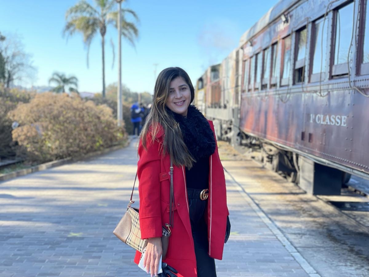 �? interessante reservar com antecedência o passeio do Maria Fumaça (Foto: Carla Passos)