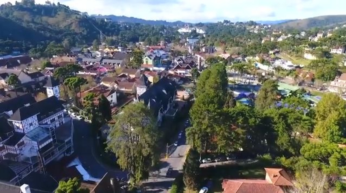 Campos do Jordão, a Suíça brasileira  ::  Por Carla Passos (Imagem: Reprodução de vídeo/ YouTube/ Passos Pelo Mundo)