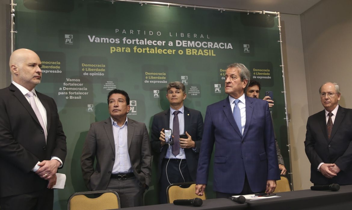 O presidente nacional do Partido Liberal (PL), Valdemar Costa Neto, fala com a imprensa no Centro de Eventos e Convenções Brasil, em Brasília - Foto: Valter Campanato | Agência Brasil