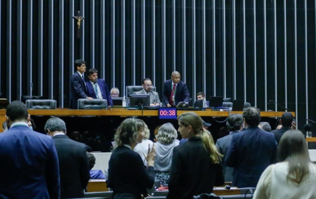 Deputados em sessão do Plenário - Foto: Elaine Menke | Câmara dos Deputados