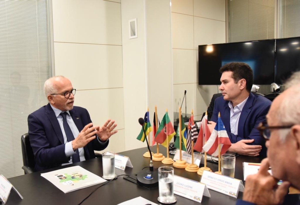 Presidente da FNP, Edvaldo se reúne com ministro das Cidades para discutir recursos para o transporte público - Foto: Ana Lícia Menezes | Prefeitura de Aracaju