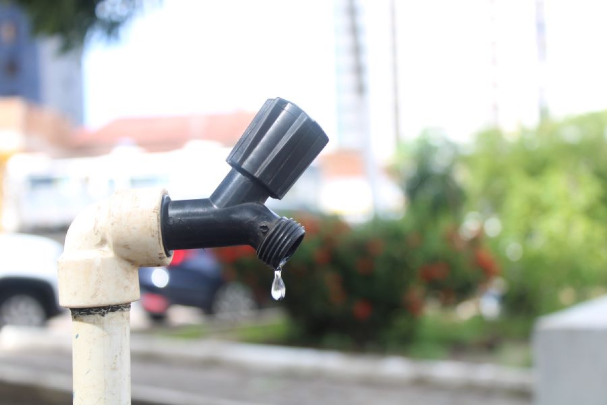 Deso adverte que gotejamento de torneira pode desperdiçar mais de 40 litros de água por dia - Foto: Brenda Monteiro/Deso
