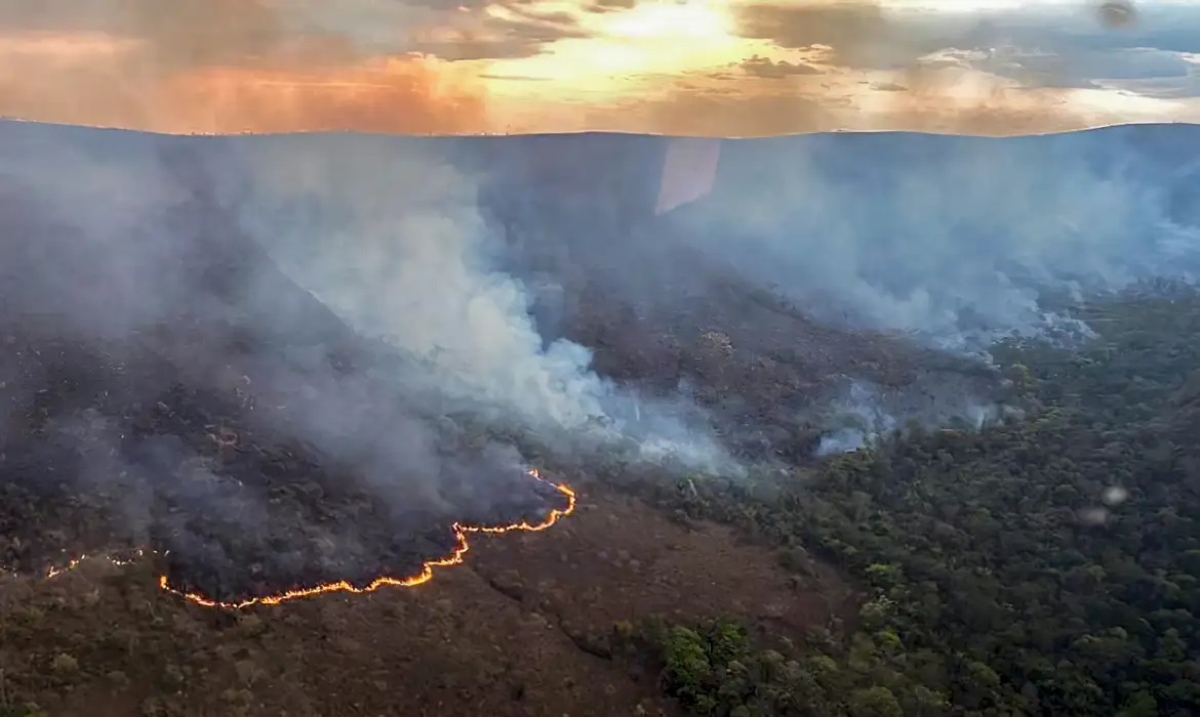 Brasil concentra 76% dos incêndios na América do Sul - Foto: CBMGO/Divulgação
