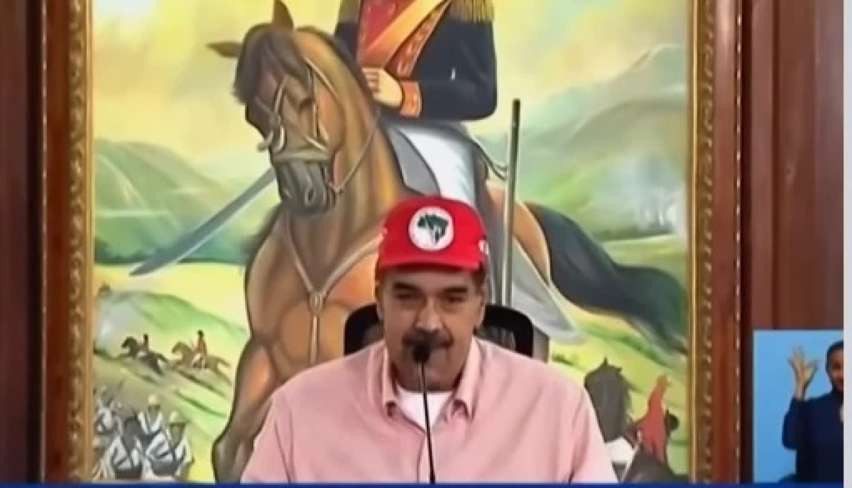 Nicolás Maduro com o boné do MST - Foto: Reprodução/CNN Brasil
