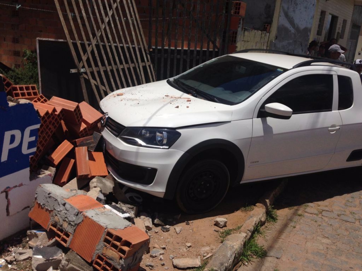 Homem rouba ve�culo e sofre acidente em Gl�ria (Imagem: Portal Mais Sert�o)