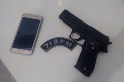 PM/Sergipe conduz � delegacia ex-presidi�rio suspeito de praticar assaltos em Lagarto (Imagem: PM/SE)