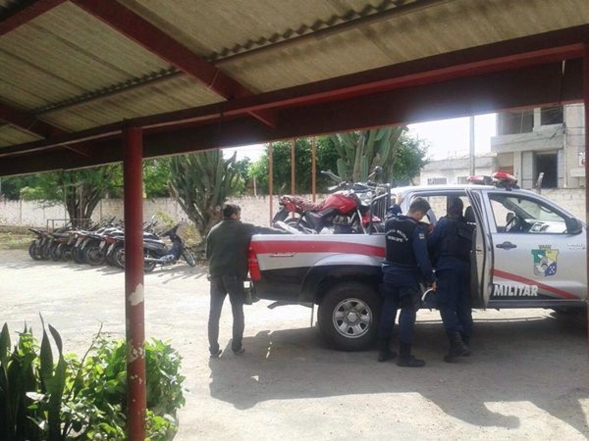 Pol�cia prende homem ap�s assalto e persegui��o em Gl�ria (Imagem: Portal Mais Sert�o)