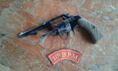 Dores: PM/Sergipe prende dois indiv�duos, apreende arma de fogo e recupera motocicleta (Imagem: Visite Dores)