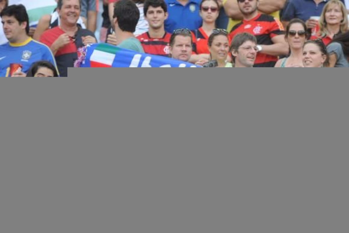 Torcedores estrangeiros (Imagem: T�nia R�go/Ag�ncia Brasil)