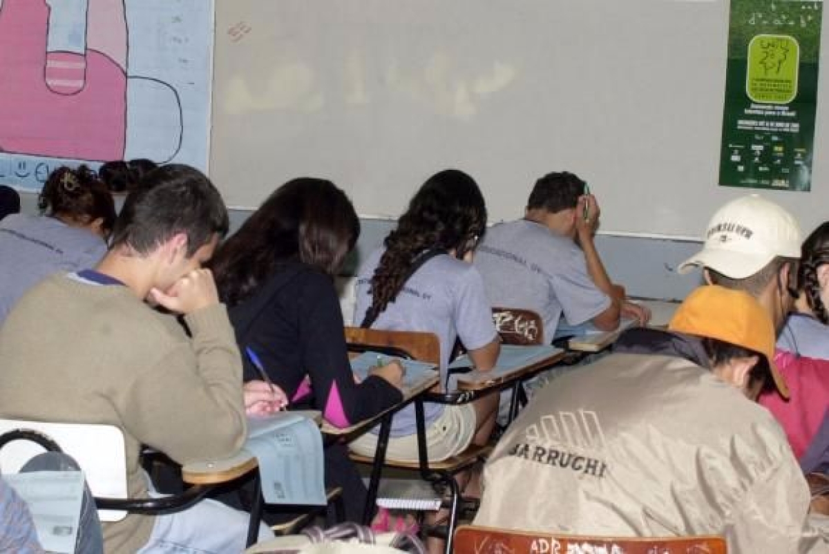 Pesquisa constatou que 87,3% dos alunos do 9� ano receberam informa��es, na escola, sobre doen�as sexualmente transmiss�veis (DSTs) e Aids (Imagem: EBC)