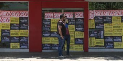 Banc�rios seguem em greve e negociam amanh� com Fenaban (Imagem: Ag�ncia Brasil)