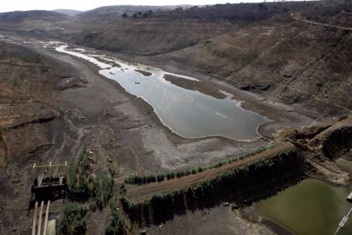 O maior reservat�rio de �gua do agreste de Pernambuco operar com volume morto. O n�vel de �gua na Barragem de Jucazinho, no munic�pio de Surubim, atingiu 0,01% da capacidade (Imagem: Divulga��o/Compesa)