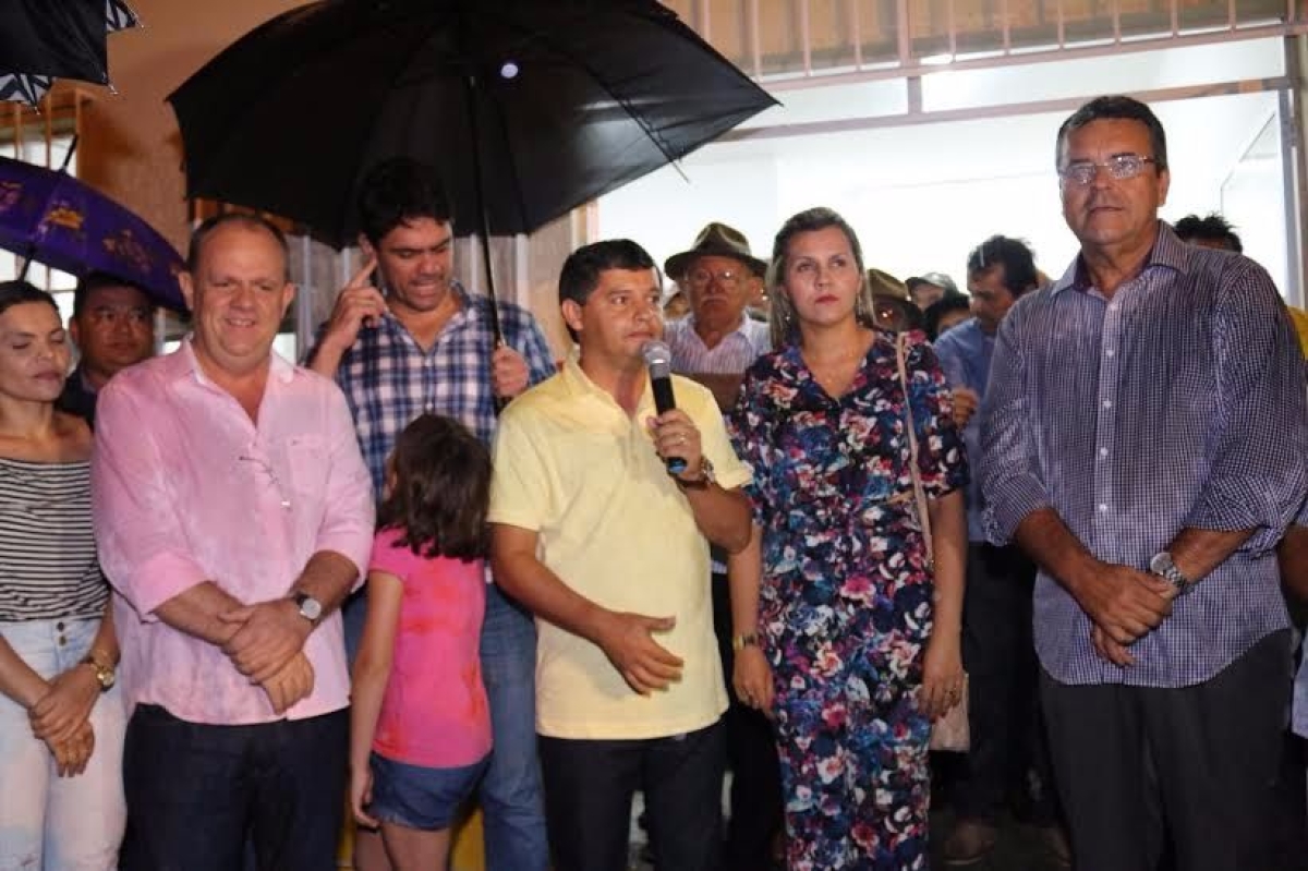 Ato de inaugura��o que reuniu vice-governador, deputado, prefeito e demais autoridades (Foto: Diego Barboza)