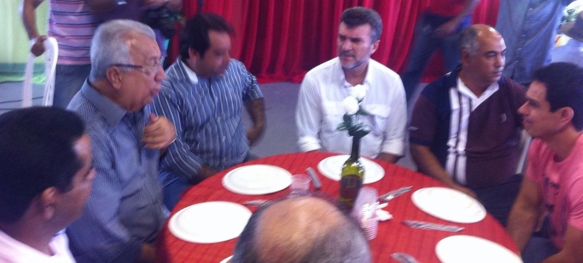 Garibalde Mendon�a e governador de Sergipe participaram da pr�-candidatura de Adevaldo, em Indiaroba (Foto: Site Deputado Estadual Garibalde Mendon�a)