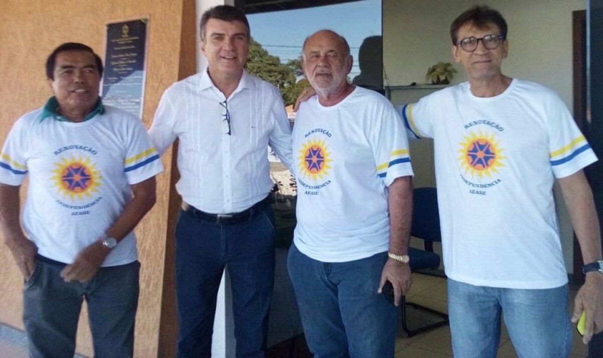 Garibalde Mendon�a prestigia as elei��es da nova diretoria da Aease (Foto: Site Deputado Estadual Garibalde Mendon�a)