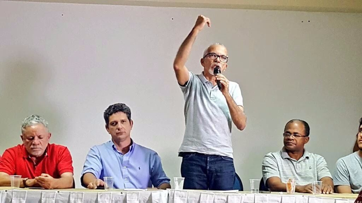 Edvaldo Nogueira recebe apoio da Milit�ncia Presente do PT (Foto: Assessoria)